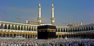 Saudi Arabia Bars GCC Citizens from Entering Mecca, Medinah